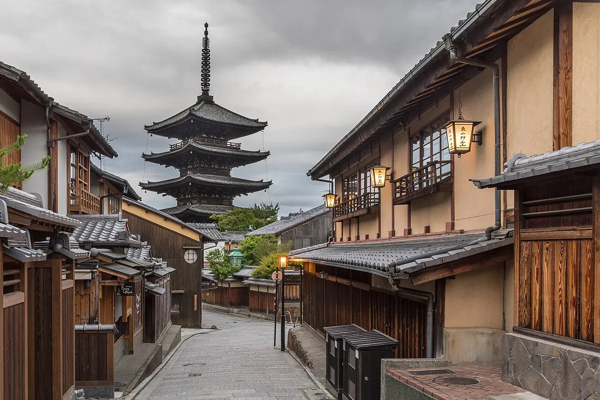 Pagoda de Yasaka en Kioto al amanecer